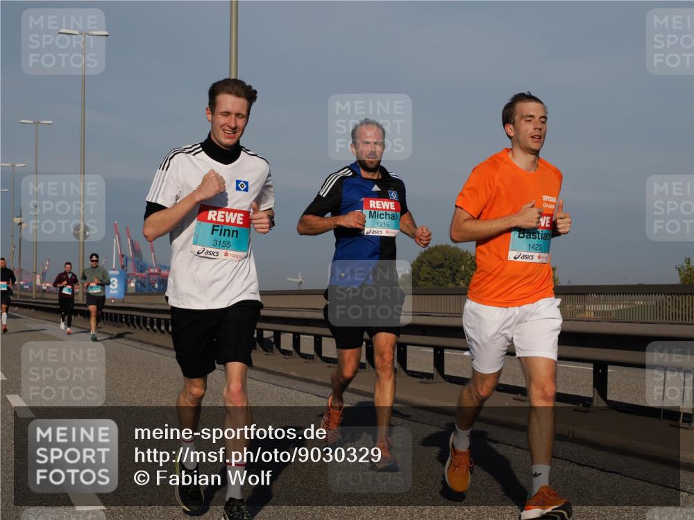 03.10.2025 - Köhlbrandbrückenlauf Fabian Wolf http://msf.ph/oto/9030329 03.10.2025 09:44:53 Position 3 3155, 1215, 1423 meine-sportfotos.de