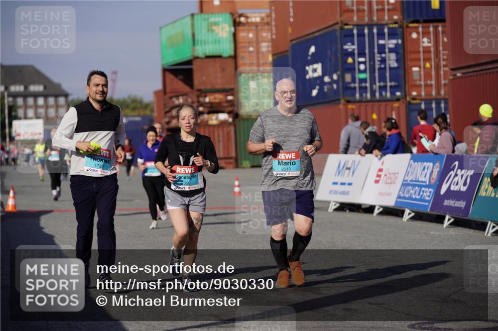 03.10.2025 - Köhlbrandbrückenlauf Michael Burmester http://msf.ph/oto/9030330 03.10.2025 10:35:38 Ziel 1729, 2148, 2418, 2474, 2513, 2558, 2924 meine-sportfotos.de