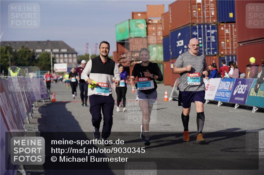 03.10.2025 - Köhlbrandbrückenlauf Michael Burmester http://msf.ph/oto/9030345 03.10.2025 10:35:39 Ziel 1729, 2148, 2418, 2474, 2513, 2558, 2924 meine-sportfotos.de