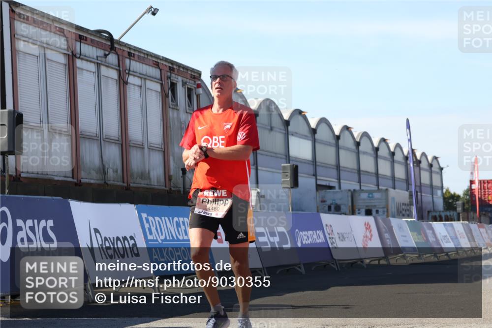 03.10.2025 - Köhlbrandbrückenlauf Luisa Fischer http://msf.ph/oto/9030355 03.10.2025 13:04:04 Ziel 4056, 4127, 4349, 4372, 4480, 5098, 5447, 5721, 5950, 5958, 6315, 6392 meine-sportfotos.de