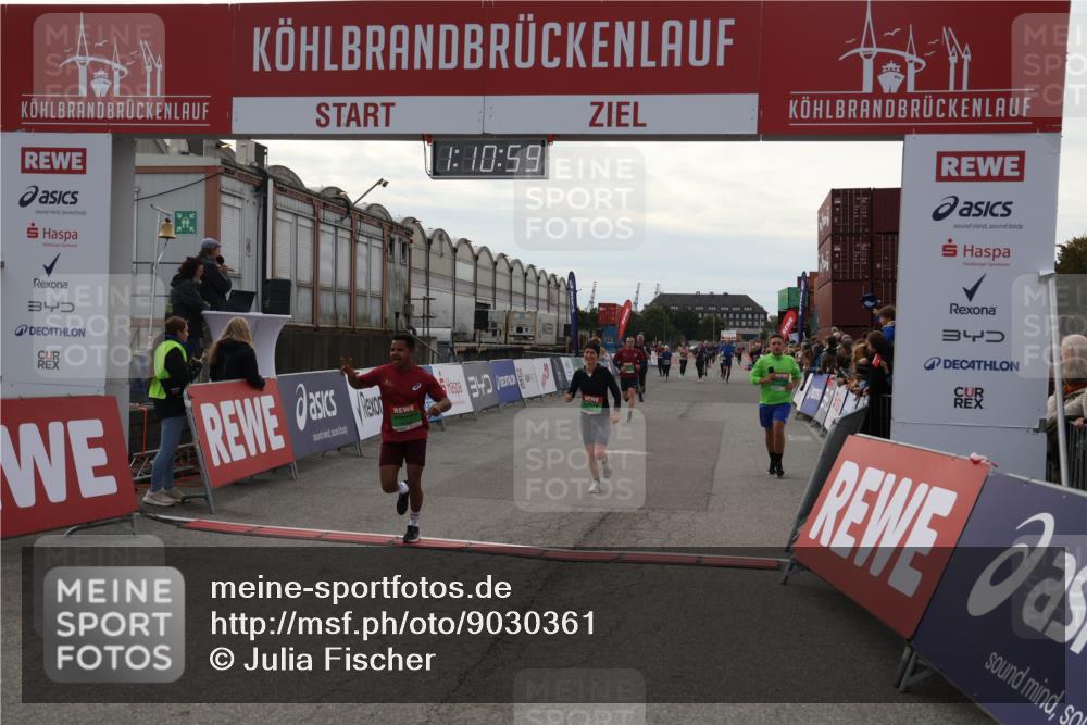 03.10.2025 - Köhlbrandbrückenlauf Julia Fischer http://msf.ph/oto/9030361 03.10.2025 16:11:00 Ziel 7226, 7834, 8775, 8776, 9169, 9201, 9474 meine-sportfotos.de