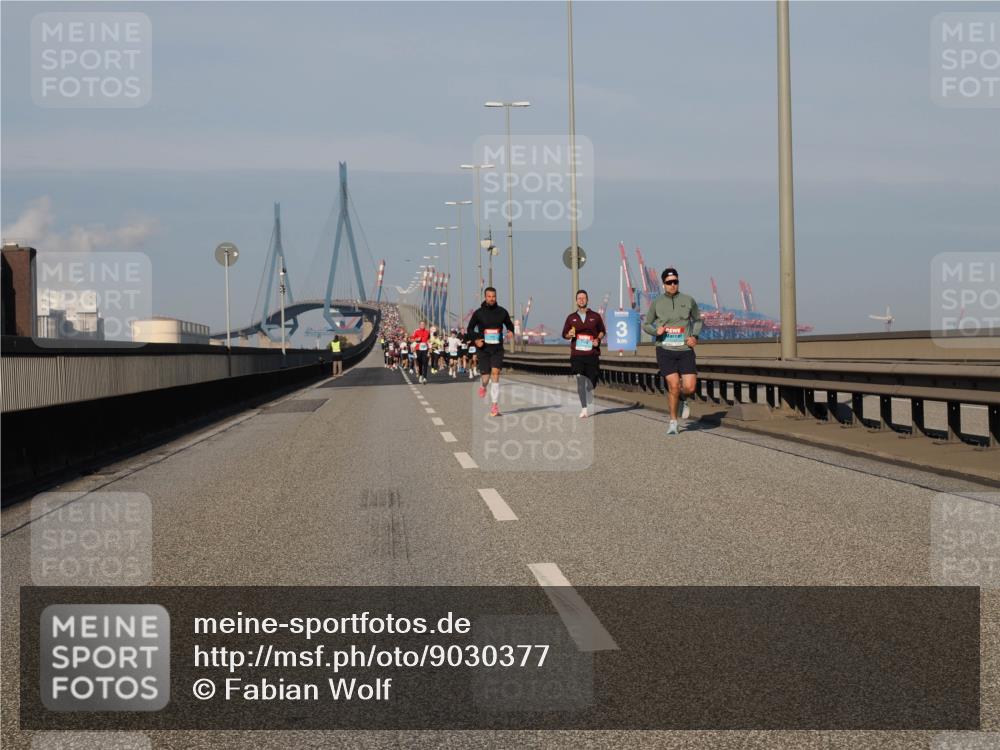 03.10.2025 - Köhlbrandbrückenlauf Fabian Wolf http://msf.ph/oto/9030377 03.10.2025 09:44:55 Position 3  meine-sportfotos.de