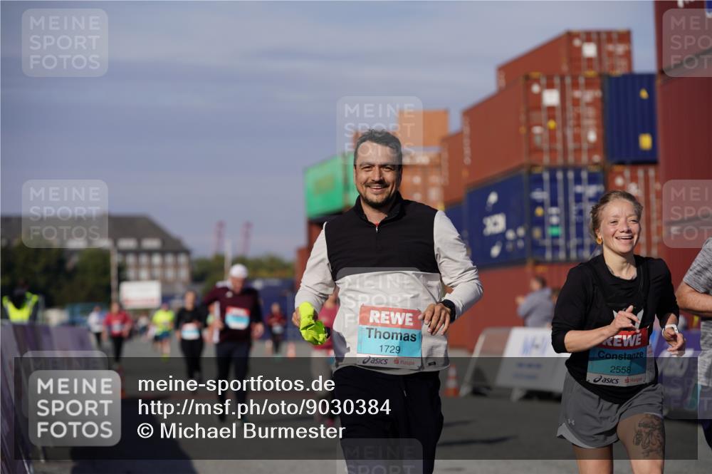 03.10.2025 - Köhlbrandbrückenlauf Michael Burmester http://msf.ph/oto/9030384 03.10.2025 10:35:40 Ziel 1729, 2148, 2418, 2474, 2513, 2558 meine-sportfotos.de