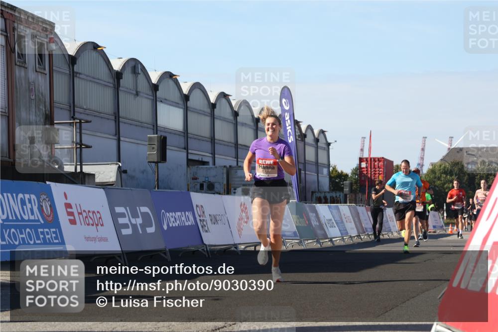 03.10.2025 - Köhlbrandbrückenlauf Luisa Fischer http://msf.ph/oto/9030390 03.10.2025 13:04:08 Ziel 4056, 4349, 4372, 4480, 5721, 5950, 5958, 6392, 6523 meine-sportfotos.de