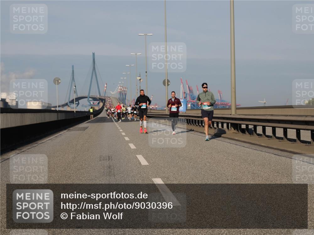 03.10.2025 - Köhlbrandbrückenlauf Fabian Wolf http://msf.ph/oto/9030396 03.10.2025 09:44:56 Position 3  meine-sportfotos.de
