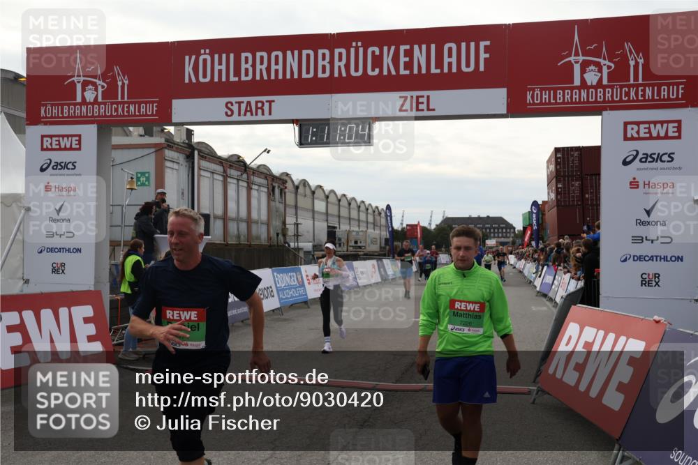 03.10.2025 - Köhlbrandbrückenlauf Julia Fischer http://msf.ph/oto/9030420 03.10.2025 16:11:05 Ziel 7226, 7363, 7834, 8059, 8220, 8490, 8592, 8775, 8776, 8923, 9201, 9474 meine-sportfotos.de