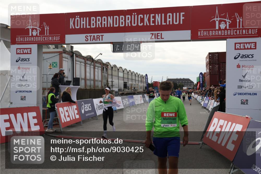 03.10.2025 - Köhlbrandbrückenlauf Julia Fischer http://msf.ph/oto/9030425 03.10.2025 16:11:05 Ziel 7226, 7363, 7834, 8059, 8220, 8490, 8592, 8775, 8776, 8923, 9201, 9474 meine-sportfotos.de