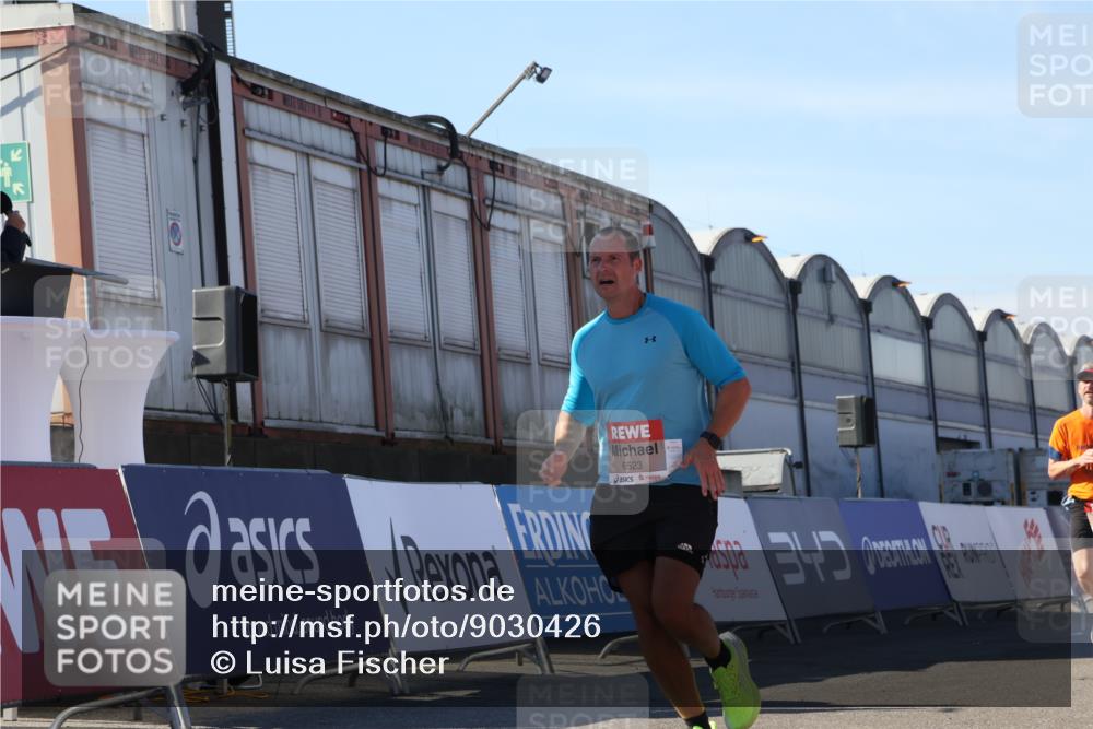 03.10.2025 - Köhlbrandbrückenlauf Luisa Fischer http://msf.ph/oto/9030426 03.10.2025 13:04:13 Ziel 4056, 4372, 4480, 5055, 5721, 6038, 6523, 6724 meine-sportfotos.de