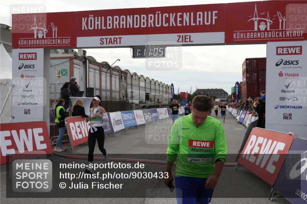 03.10.2025 - Köhlbrandbrückenlauf Julia Fischer http://msf.ph/oto/9030433 03.10.2025 16:11:06 Ziel 7226, 7363, 7834, 8059, 8220, 8490, 8592, 8775, 8776, 8923, 9201, 9474, 9710 meine-sportfotos.de