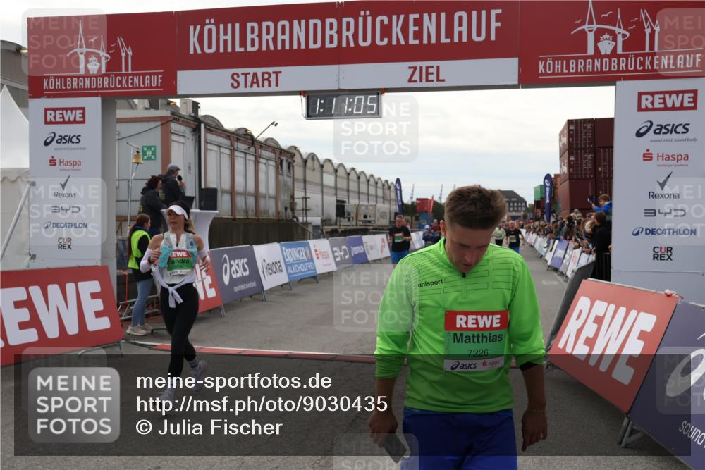 03.10.2025 - Köhlbrandbrückenlauf Julia Fischer http://msf.ph/oto/9030435 03.10.2025 16:11:06 Ziel 7226, 7363, 7834, 8059, 8220, 8490, 8592, 8775, 8776, 8923, 9201, 9474, 9710 meine-sportfotos.de