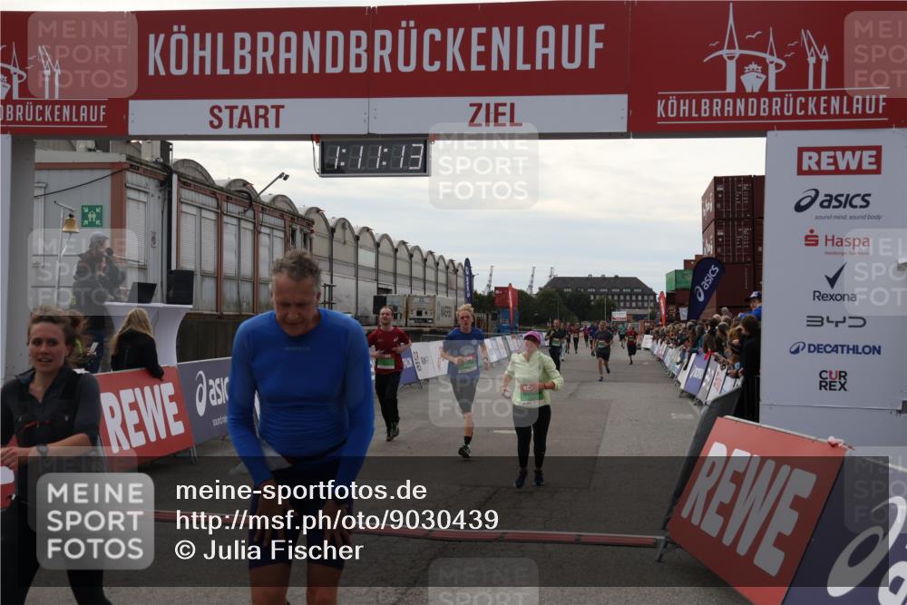 03.10.2025 - Köhlbrandbrückenlauf Julia Fischer http://msf.ph/oto/9030439 03.10.2025 16:11:13 Ziel 7291, 7363, 7515, 7591, 8059, 8220, 8490, 8592, 8923, 9201, 9218, 9474, 9710, 9726 meine-sportfotos.de