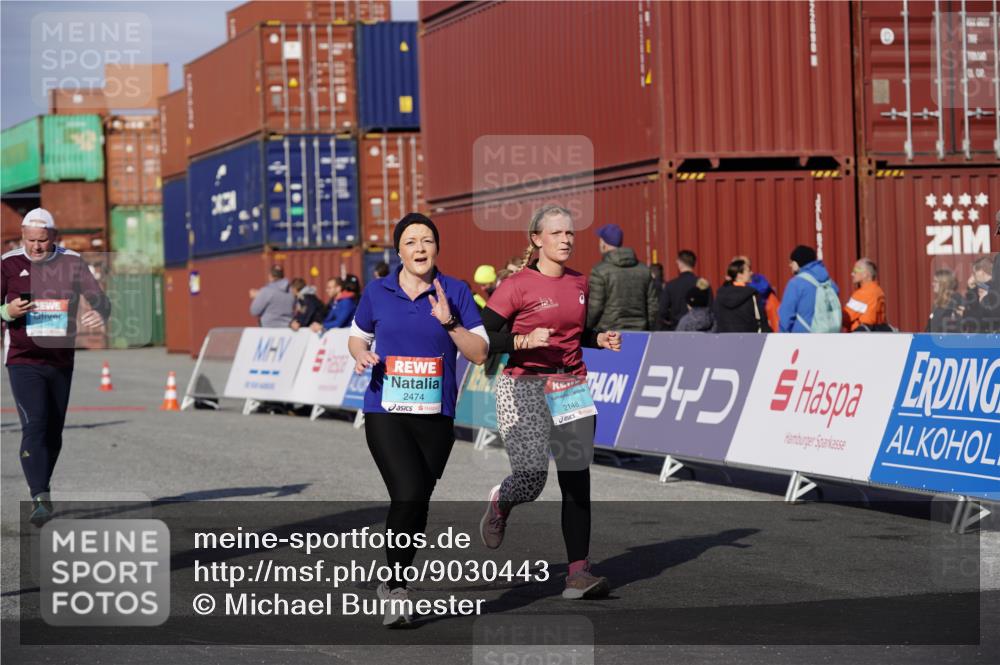 03.10.2025 - Köhlbrandbrückenlauf Michael Burmester http://msf.ph/oto/9030443 03.10.2025 10:35:44 Ziel 1729, 2148, 2418, 2474, 2558, 3565, 3566 meine-sportfotos.de