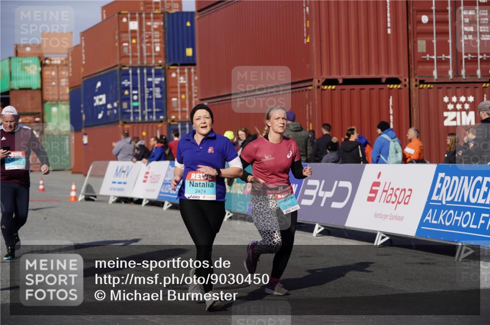 03.10.2025 - Köhlbrandbrückenlauf Michael Burmester http://msf.ph/oto/9030450 03.10.2025 10:35:44 Ziel 1729, 2148, 2418, 2474, 2558, 3565, 3566 meine-sportfotos.de