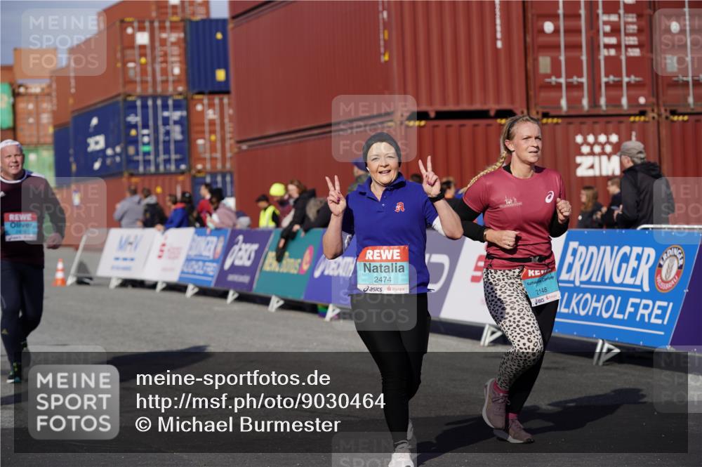 03.10.2025 - Köhlbrandbrückenlauf Michael Burmester http://msf.ph/oto/9030464 03.10.2025 10:35:45 Ziel 2148, 2418, 2474, 3565, 3566 meine-sportfotos.de