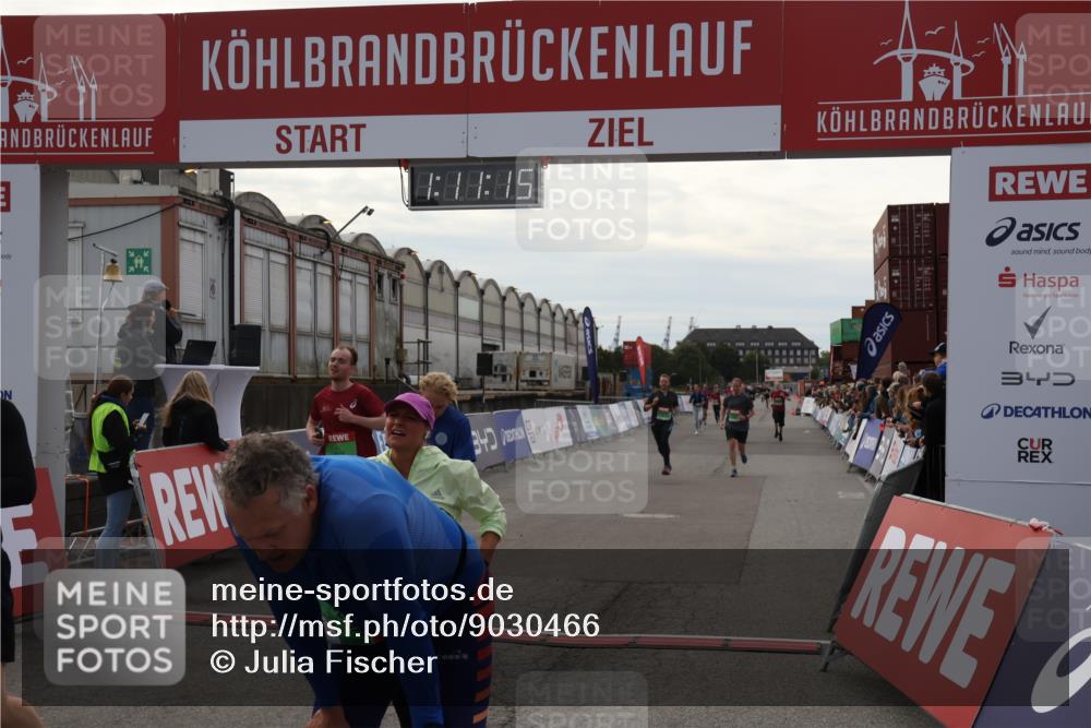 03.10.2025 - Köhlbrandbrückenlauf Julia Fischer http://msf.ph/oto/9030466 03.10.2025 16:11:15 Ziel 7291, 7363, 7515, 7591, 8059, 8220, 8490, 8592, 8923, 9218, 9710, 9726 meine-sportfotos.de