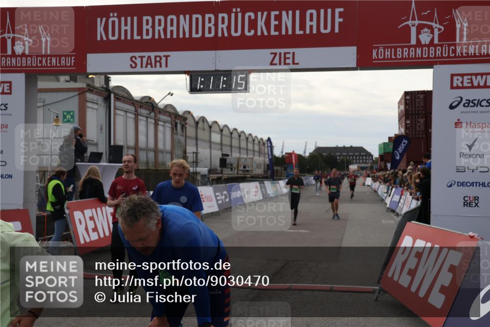 03.10.2025 - Köhlbrandbrückenlauf Julia Fischer http://msf.ph/oto/9030470 03.10.2025 16:11:16 Ziel 7291, 7363, 7515, 7591, 8059, 8220, 8490, 8592, 8923, 9067, 9068, 9218, 9710, 9726 meine-sportfotos.de