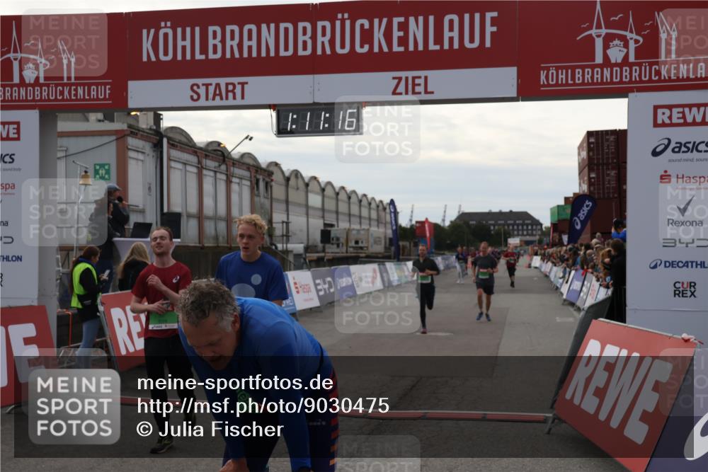 03.10.2025 - Köhlbrandbrückenlauf Julia Fischer http://msf.ph/oto/9030475 03.10.2025 16:11:16 Ziel 7291, 7363, 7515, 7591, 8059, 8220, 8490, 8592, 8923, 9067, 9068, 9218, 9710, 9726 meine-sportfotos.de