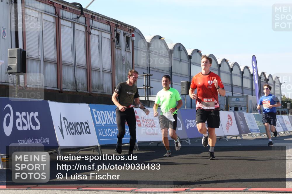03.10.2025 - Köhlbrandbrückenlauf Luisa Fischer http://msf.ph/oto/9030483 03.10.2025 13:04:17 Ziel 4494, 5055, 5721, 6038, 6250, 6251, 6523, 6723, 6724 meine-sportfotos.de