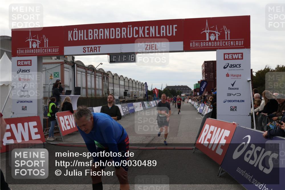 03.10.2025 - Köhlbrandbrückenlauf Julia Fischer http://msf.ph/oto/9030489 03.10.2025 16:11:19 Ziel 7291, 7363, 7515, 7591, 8059, 8490, 8592, 8923, 9067, 9068, 9218, 9597, 9710, 9726 meine-sportfotos.de