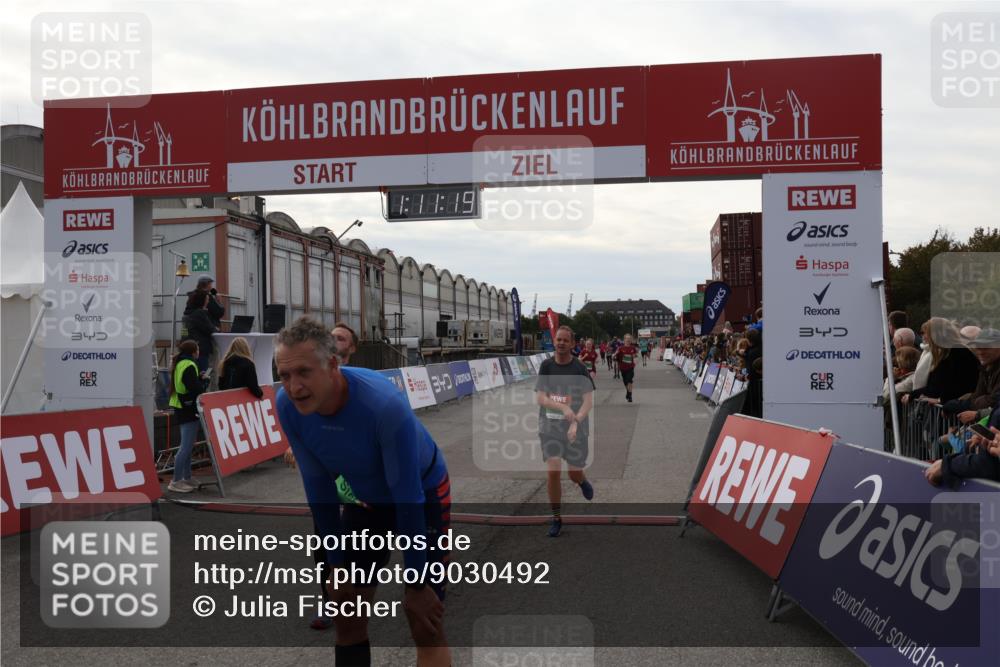 03.10.2025 - Köhlbrandbrückenlauf Julia Fischer http://msf.ph/oto/9030492 03.10.2025 16:11:19 Ziel 7291, 7363, 7515, 7591, 8059, 8490, 8592, 8923, 9067, 9068, 9218, 9597, 9710, 9726 meine-sportfotos.de