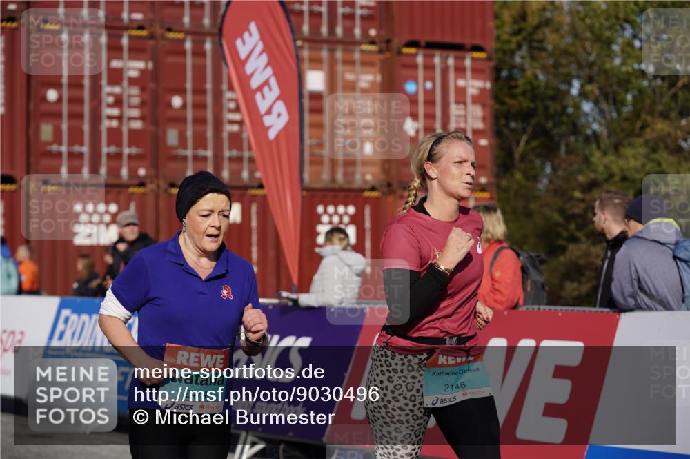 03.10.2025 - Köhlbrandbrückenlauf Michael Burmester http://msf.ph/oto/9030496 03.10.2025 10:35:46 Ziel 2148, 2418, 2474, 3565, 3566 meine-sportfotos.de