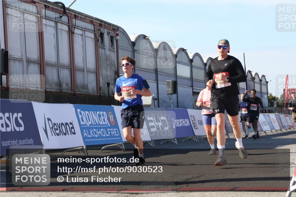03.10.2025 - Köhlbrandbrückenlauf Luisa Fischer http://msf.ph/oto/9030523 03.10.2025 13:04:21 Ziel 4117, 4198, 4297, 4494, 4665, 4836, 4995, 5055, 6038, 6250, 6251, 6523, 6723, 6724 meine-sportfotos.de