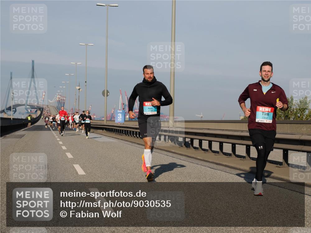 03.10.2025 - Köhlbrandbrückenlauf Fabian Wolf http://msf.ph/oto/9030535 03.10.2025 09:45:01 Position 3 3718, 2302, 1 meine-sportfotos.de