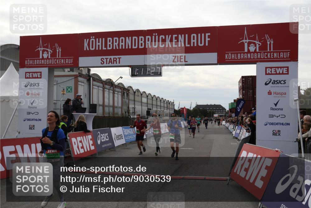03.10.2025 - Köhlbrandbrückenlauf Julia Fischer http://msf.ph/oto/9030539 03.10.2025 16:11:28 Ziel 7350, 7373, 7472, 7515, 7765, 7895, 9067, 9068, 9597 meine-sportfotos.de