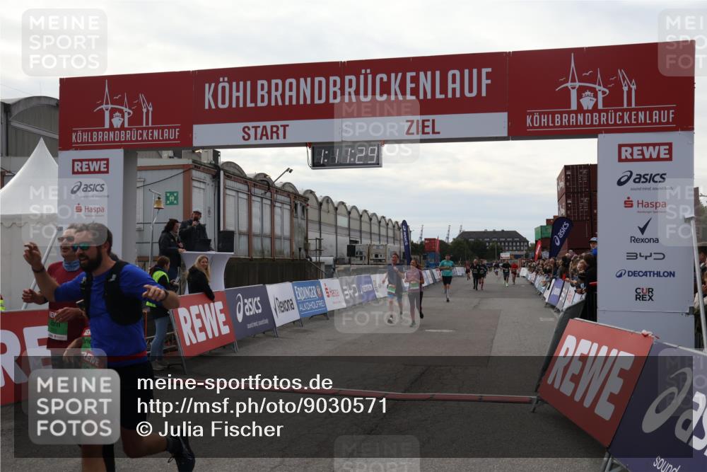 03.10.2025 - Köhlbrandbrückenlauf Julia Fischer http://msf.ph/oto/9030571 03.10.2025 16:11:30 Ziel 7350, 7373, 7472, 7488, 7765, 7895, 9067, 9068, 9597 meine-sportfotos.de