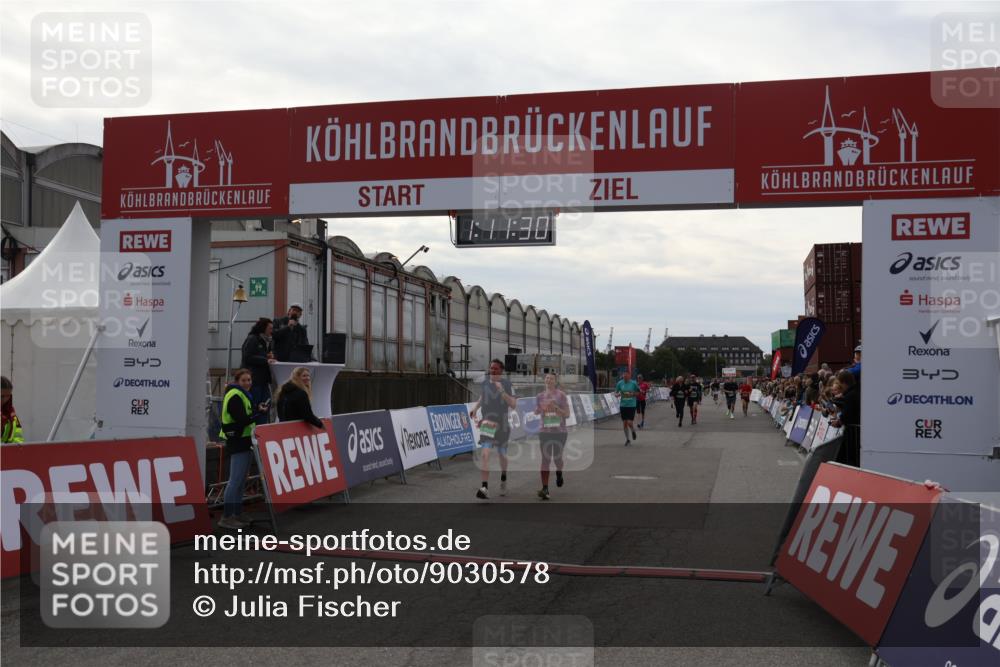 03.10.2025 - Köhlbrandbrückenlauf Julia Fischer http://msf.ph/oto/9030578 03.10.2025 16:11:31 Ziel 7350, 7373, 7472, 7488, 7765, 7895, 9067, 9068, 9597 meine-sportfotos.de