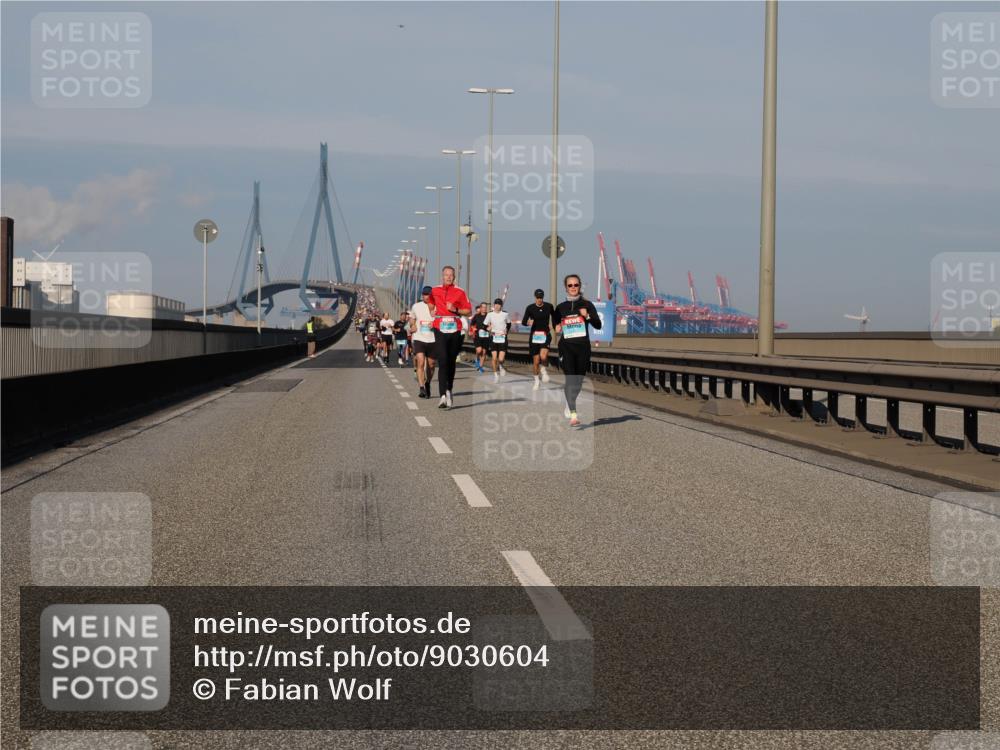 03.10.2025 - Köhlbrandbrückenlauf Fabian Wolf http://msf.ph/oto/9030604 03.10.2025 09:45:06 Position 3  meine-sportfotos.de