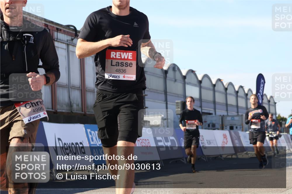 03.10.2025 - Köhlbrandbrückenlauf Luisa Fischer http://msf.ph/oto/9030613 03.10.2025 13:04:28 Ziel 4055, 4117, 4198, 4297, 4494, 4665, 4836, 4995, 6018, 6092, 6250, 6251, 6723, 6724 meine-sportfotos.de
