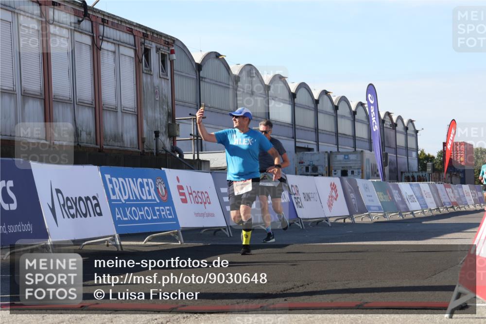 03.10.2025 - Köhlbrandbrückenlauf Luisa Fischer http://msf.ph/oto/9030648 03.10.2025 13:04:31 Ziel 4055, 4117, 4198, 4297, 4494, 4665, 4713, 4836, 4995, 6018, 6092, 6723 meine-sportfotos.de
