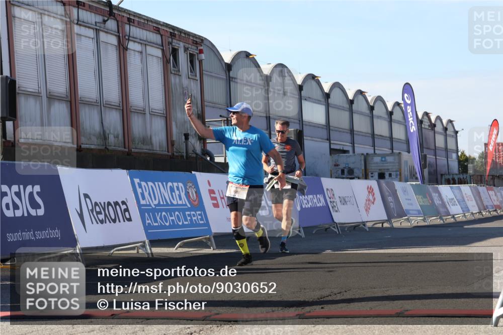 03.10.2025 - Köhlbrandbrückenlauf Luisa Fischer http://msf.ph/oto/9030652 03.10.2025 13:04:32 Ziel 4055, 4117, 4198, 4297, 4494, 4665, 4713, 4836, 4995, 6018, 6092, 6723 meine-sportfotos.de