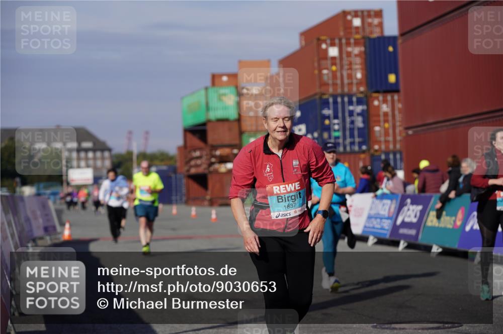 03.10.2025 - Köhlbrandbrückenlauf Michael Burmester http://msf.ph/oto/9030653 03.10.2025 10:35:59 Ziel 1837, 2161, 2344, 2427, 2476 meine-sportfotos.de