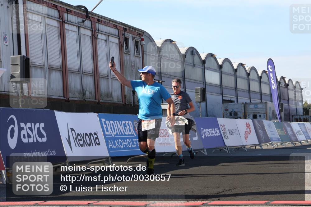 03.10.2025 - Köhlbrandbrückenlauf Luisa Fischer http://msf.ph/oto/9030657 03.10.2025 13:04:32 Ziel 4055, 4117, 4198, 4297, 4494, 4665, 4713, 4836, 4995, 6018, 6092, 6723 meine-sportfotos.de