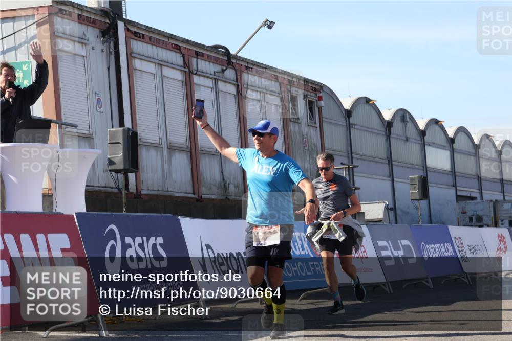 03.10.2025 - Köhlbrandbrückenlauf Luisa Fischer http://msf.ph/oto/9030664 03.10.2025 13:04:33 Ziel 4055, 4117, 4198, 4297, 4665, 4713, 4836, 4995, 6018, 6092, 6723 meine-sportfotos.de