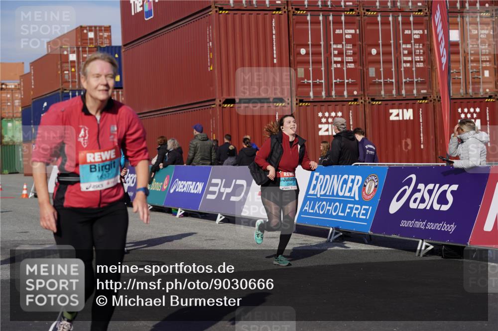 03.10.2025 - Köhlbrandbrückenlauf Michael Burmester http://msf.ph/oto/9030666 03.10.2025 10:36:00 Ziel 1837, 2161, 2344, 2427, 2476 meine-sportfotos.de