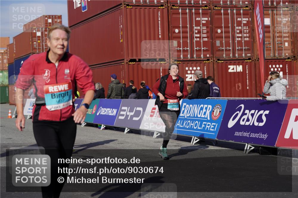 03.10.2025 - Köhlbrandbrückenlauf Michael Burmester http://msf.ph/oto/9030674 03.10.2025 10:36:01 Ziel 1837, 2161, 2344, 2427, 2476 meine-sportfotos.de