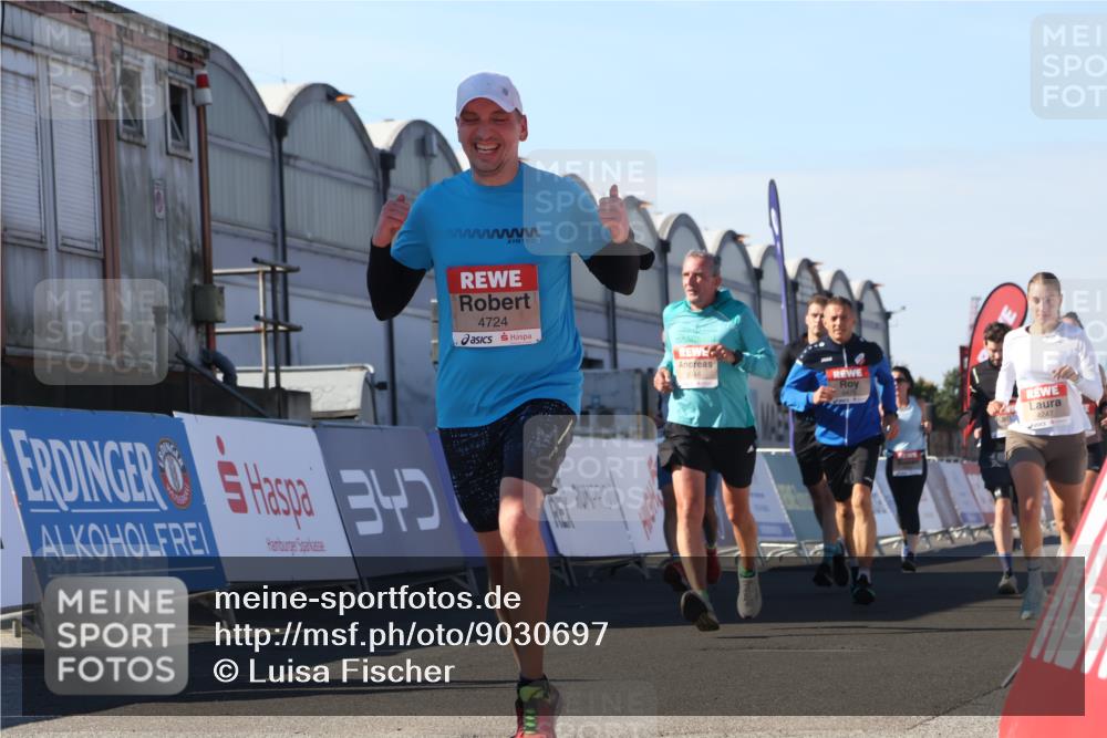 03.10.2025 - Köhlbrandbrückenlauf Luisa Fischer http://msf.ph/oto/9030697 03.10.2025 13:04:39 Ziel 4022, 4055, 4236, 4246, 4247, 4713, 4724, 4831, 5948, 6018, 6092, 6470 meine-sportfotos.de