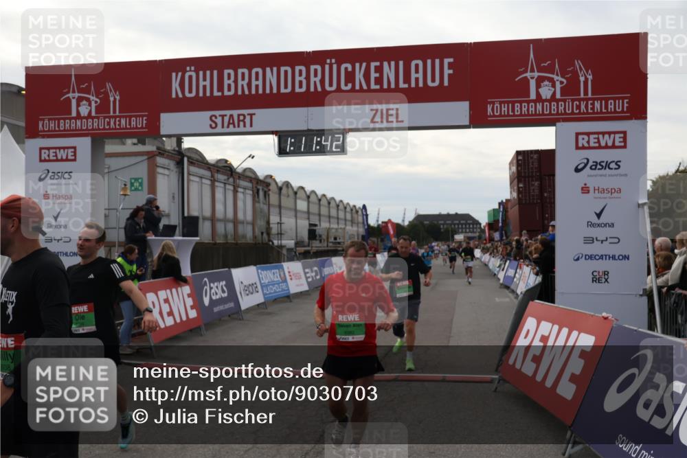 03.10.2025 - Köhlbrandbrückenlauf Julia Fischer http://msf.ph/oto/9030703 03.10.2025 16:11:42 Ziel 7196, 7330, 7407, 7419, 7467, 7488, 8774, 8938, 9200, 9202, 9382, 9392, 9634 meine-sportfotos.de