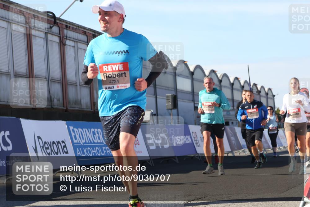 03.10.2025 - Köhlbrandbrückenlauf Luisa Fischer http://msf.ph/oto/9030707 03.10.2025 13:04:39 Ziel 4022, 4055, 4236, 4246, 4247, 4713, 4724, 4831, 5948, 6018, 6092, 6470 meine-sportfotos.de