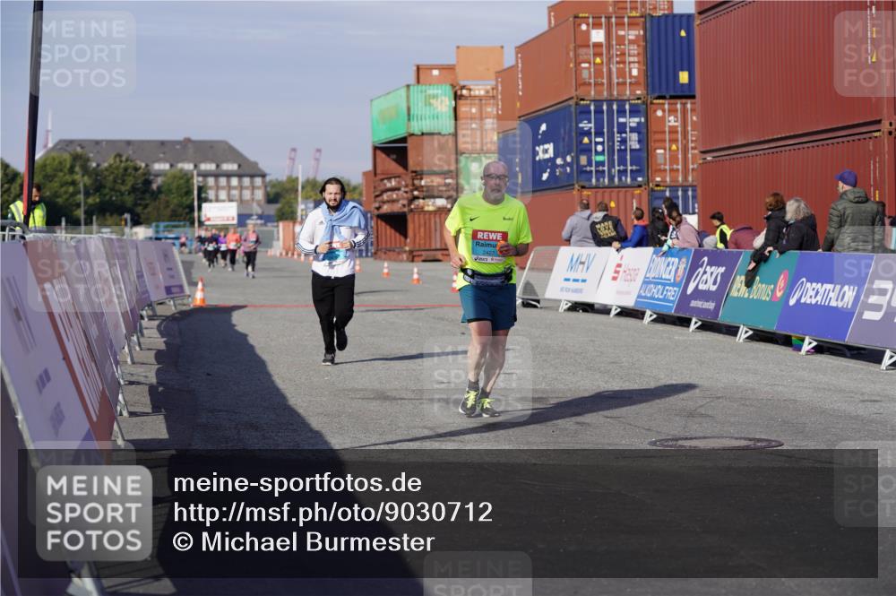 03.10.2025 - Köhlbrandbrückenlauf Michael Burmester http://msf.ph/oto/9030712 03.10.2025 10:36:05 Ziel 2161, 2344, 2427, 2476, 3258 meine-sportfotos.de