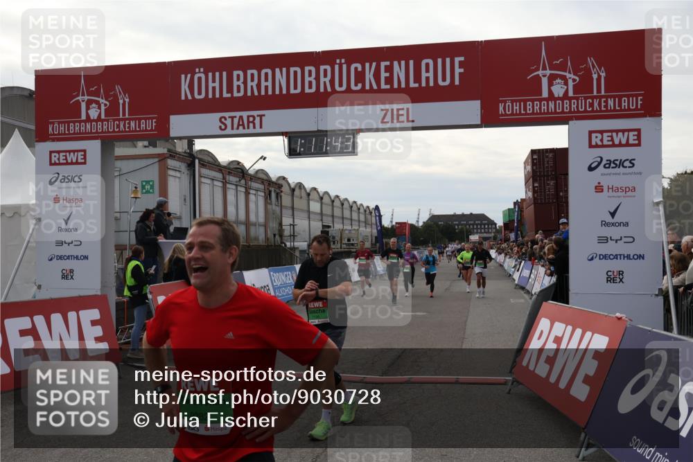 03.10.2025 - Köhlbrandbrückenlauf Julia Fischer http://msf.ph/oto/9030728 03.10.2025 16:11:44 Ziel 7196, 7330, 7407, 7419, 7467, 7488, 7658, 8774, 8938, 9200, 9202, 9382, 9392, 9634 meine-sportfotos.de