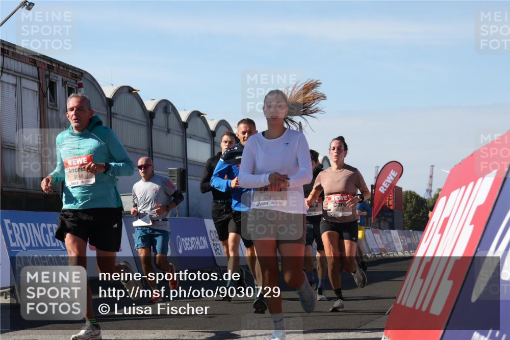 03.10.2025 - Köhlbrandbrückenlauf Luisa Fischer http://msf.ph/oto/9030729 03.10.2025 13:04:41 Ziel 4022, 4055, 4236, 4246, 4247, 4303, 4713, 4724, 4831, 5948, 5968, 6018, 6092, 6470 meine-sportfotos.de