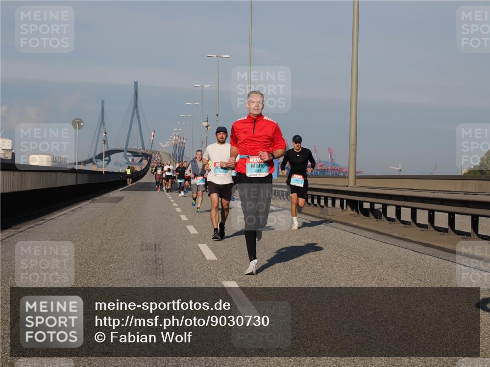 03.10.2025 - Köhlbrandbrückenlauf Fabian Wolf http://msf.ph/oto/9030730 03.10.2025 09:45:11 Position 3 3358, 1271 meine-sportfotos.de