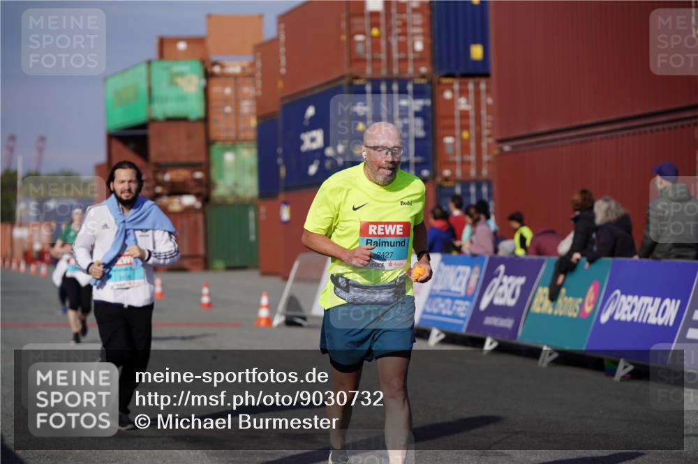 03.10.2025 - Köhlbrandbrückenlauf Michael Burmester http://msf.ph/oto/9030732 03.10.2025 10:36:06 Ziel 2161, 2427, 2476, 3258 meine-sportfotos.de