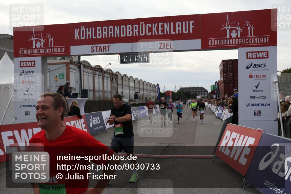 03.10.2025 - Köhlbrandbrückenlauf Julia Fischer http://msf.ph/oto/9030733 03.10.2025 16:11:44 Ziel 7196, 7330, 7407, 7419, 7467, 7488, 7658, 8774, 8938, 9200, 9202, 9382, 9392, 9634 meine-sportfotos.de