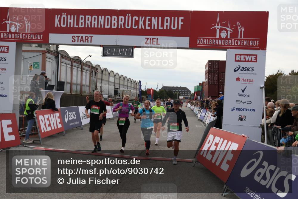 03.10.2025 - Köhlbrandbrückenlauf Julia Fischer http://msf.ph/oto/9030742 03.10.2025 16:11:47 Ziel 7196, 7330, 7407, 7419, 7467, 7533, 7658, 8774, 8938, 9200, 9202, 9382, 9392, 9634 meine-sportfotos.de
