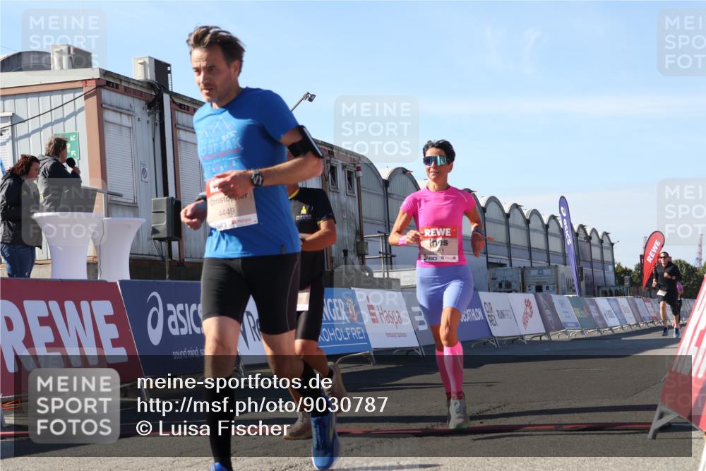 03.10.2025 - Köhlbrandbrückenlauf Luisa Fischer http://msf.ph/oto/9030787 03.10.2025 13:04:48 Ziel 4022, 4061, 4236, 4246, 4247, 4303, 4449, 4724, 4831, 5849, 5948, 5968, 6268, 6470, 6716 meine-sportfotos.de
